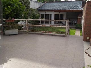 Excelente Casa 4 Plantas S/Doble lote - 3 dorm. Garage, Parque, Quincho, Pileta