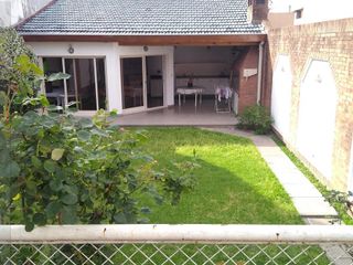 Excelente Casa 4 Plantas S/Doble lote - 3 dorm. Garage, Parque, Quincho, Pileta