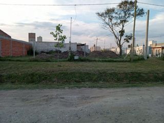 Terreno en venta - 305mts2 - Lisandro Olmos Etcheverry, La Plata