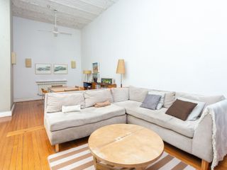 VENTA PH DE 3 PISOS CON TERRAZA Y PATIO SAN TELMO
