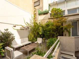 VENTA PH DE 3 PISOS CON TERRAZA Y PATIO SAN TELMO