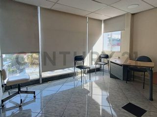 Rento oficinas de 50 m2 en la Juan León Mera y Roca