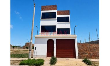 Casa en Venta en San Juan de Miraflores - Vista 2
