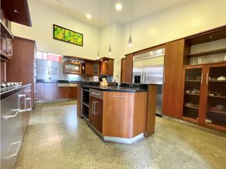 Casa en venta , Poblado parte alta, El tesoro, vista a la ciudad
