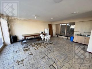 Departamento venta centro oeste, 2 dormitorios, 2 baños y balcón