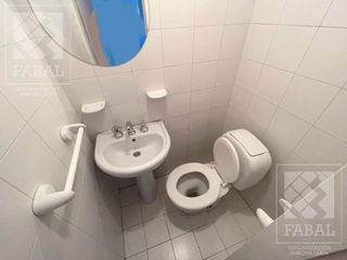 Departamento venta centro oeste, 2 dormitorios, 2 baños y balcón