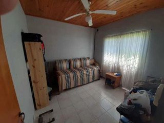 Casa en venta - 3 dormitorios 2 baños - Cochera - 144mts2 - Villa Elvira