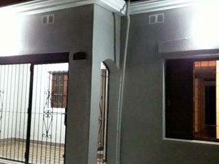 Foto 11 de CASA 3 DORMITORIOS ZONA PLAZOLETA MITRE
