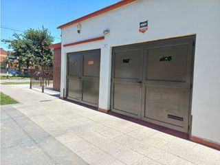 Foto 4 de Chalet 3 ambientes en esquina/ Barrio Los Pinares
