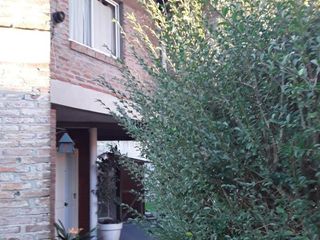 PH venta -2dormitorios-2baños-100mts2 totales - Barrio Gambier
