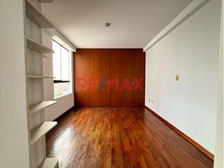 Foto 6 de Venta de Departamento vista a la calle mas Cochera Independiente! en Urb. Las Quintanas rodeado de lindos parques!
Ubicado en zona céntrica cerca de