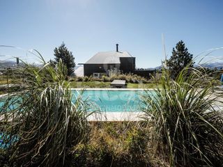Casa de 3 dormitorios con piscina  y vista en venta - Bariloche