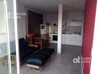 Departamento 2 ambientes con balcón y terraza en Saavedra. Alquiler temporario