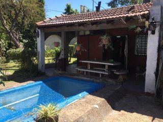 Foto 1 de VENTA SE CASA 3AMB CON PILETA -LUGANO