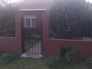 Casa en venta - 1 dormitorio 1 baño - patio quincho garage - 350mts2 - Mar Del Plata