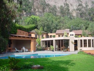 Linda casa de 3 dorm - con Terraza, Jardín, Piscina - CHACLACAYO