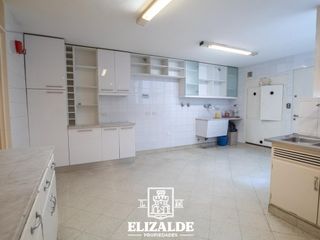 Foto 48 de Arenales y Libertad - 400 m2 Totales 2 Cocheras 3 patios - Propiedad Unica