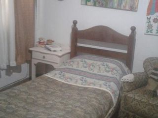 Casa en venta - 4 dormitorios 2 baños 1 cochera - 225mts2 - La Plata