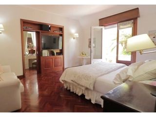 Foto 4 de Importante Residencia estilo Inglés barrio residencial Los Troncos