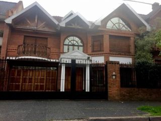 Foto 2 de ALQUILER MARTINEZ prox. Av. Libertador, Parana, y estacion de tren.chalet 3 ptas.