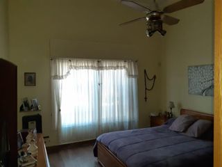 Foto 5 de CASA DE 4 AMBIENTES EN BANFIELD