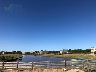 Foto 2 de Casa con salida al RIO de 265m2 orientación NORTE - Naudir etapa 2