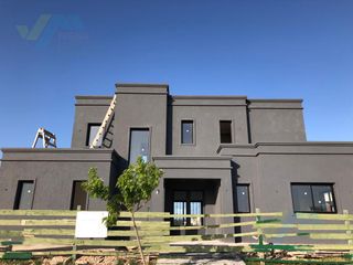 Foto 1 de Casa con salida al RIO de 265m2 orientación NORTE - Naudir etapa 2