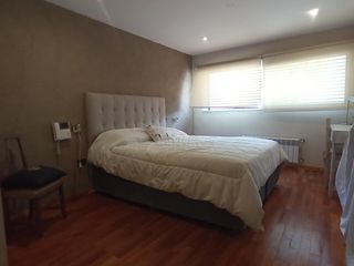 Casa en venta - 6 Dormitorios 3 Baños - Cocheras - 360Mts2 - La Plata