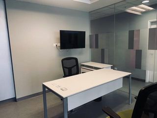 Foto 3 de OFICINA EN ALQUILER EN SAN ISIDRO - IMPLEMENTADA Y AMOBLADA