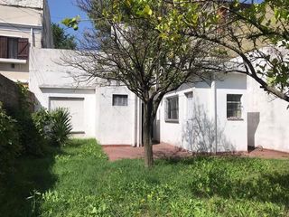 Foto 12 de CASA DE 2 AMBIENTES CON 2 LOCALES SOBRE LOTE DE 375m2 EN BARRIO SAN JUAN