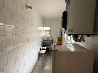 Foto 8 de CASA DE 2 AMBIENTES CON 2 LOCALES SOBRE LOTE DE 375m2 EN BARRIO SAN JUAN