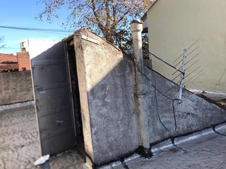 Foto 17 de CASA DE 2 AMBIENTES CON 2 LOCALES SOBRE LOTE DE 375m2 EN BARRIO SAN JUAN