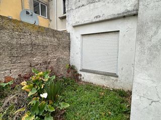 Foto 5 de CASA DE 2 AMBIENTES CON 2 LOCALES SOBRE LOTE DE 375m2 EN BARRIO SAN JUAN