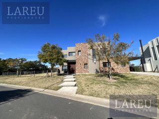 Foto 3 de Lareu Propiedades - Casa en venta en Puertos - Barrio Vistas