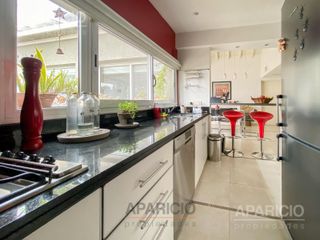 Casa de 3 dormitorios en venta + Departamento