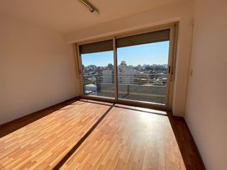 Foto 2 de Departamento dos ambientes en alquiler  en Villa Urquiza - Av Triunvirato 4141
