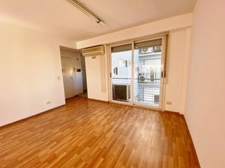 Foto 1 de Departamento dos ambientes en alquiler  en Villa Urquiza - Av Triunvirato 4141