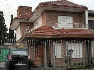 Foto 1 de Chalet en venta en Quilmes Oeste