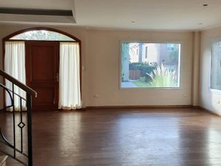 Casa 5 ambientes en venta en Quilmes