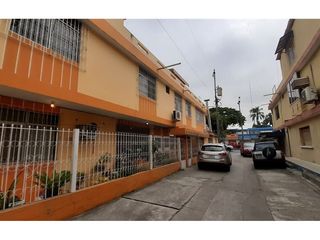 Foto 9 de VENTA DE CASA ESQUINERA RENTERA EN AVENIDA PLAZA DAÑIN, NORTE DE GUAYAQUIL