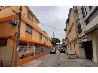 Foto 7 de VENTA DE CASA ESQUINERA RENTERA EN AVENIDA PLAZA DAÑIN, NORTE DE GUAYAQUIL