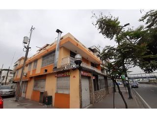 Foto 1 de VENTA DE CASA ESQUINERA RENTERA EN AVENIDA PLAZA DAÑIN, NORTE DE GUAYAQUIL