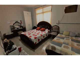 Foto 15 de VENTA DE CASA ESQUINERA RENTERA EN AVENIDA PLAZA DAÑIN, NORTE DE GUAYAQUIL