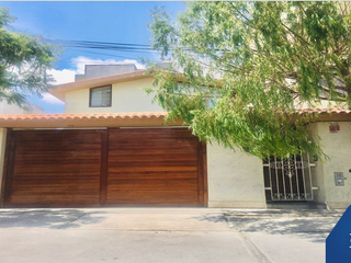 VENTA DE LINDA CASA EN ZONA PRIVADA