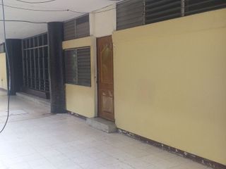 VENTA DEPARTAMENTO 2 DORMITORIOS PLANTA BAJA EN BLOQUES IESS AL SUR FRENTE AL CENTRO CIVICO