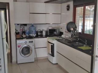 Foto 5 de Retasado Venta Casa Apto Bancor 3 dormitorios galería asador pileta jardín en Villa Belgrano U$S180.000.