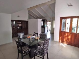 Foto 16 de Retasado Venta Casa Apto Bancor 3 dormitorios galería asador pileta jardín en Villa Belgrano U$S180.000.