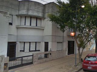 Casa en venta - 3 dormitorios 1 baño - 173 mts2 - La Plata