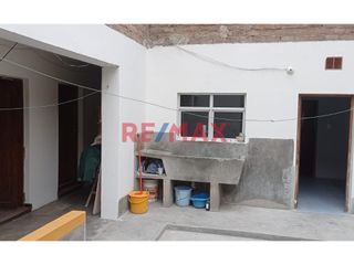 Foto 10 de VENTA DE CASA COMO TERRENO EN AV. PUMACAHUA CON DOBLE FRENTE

AREA TOTAL.   452.56M2
Frente : 9.86  ML
Derecha : 40.20 ML
Izquierda : 40.40 ML
F