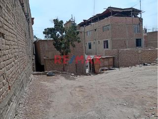 Foto 5 de VENTA DE CASA COMO TERRENO EN AV. PUMACAHUA CON DOBLE FRENTE

AREA TOTAL.   452.56M2
Frente : 9.86  ML
Derecha : 40.20 ML
Izquierda : 40.40 ML
F